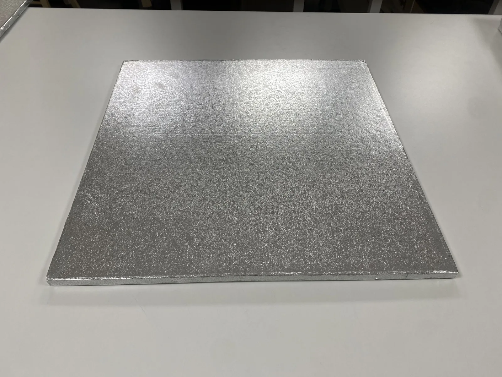 Square 18-inch silver cake drum