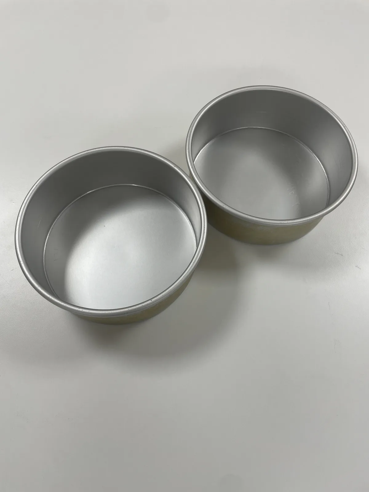 Pair of 8-inch round cake tins