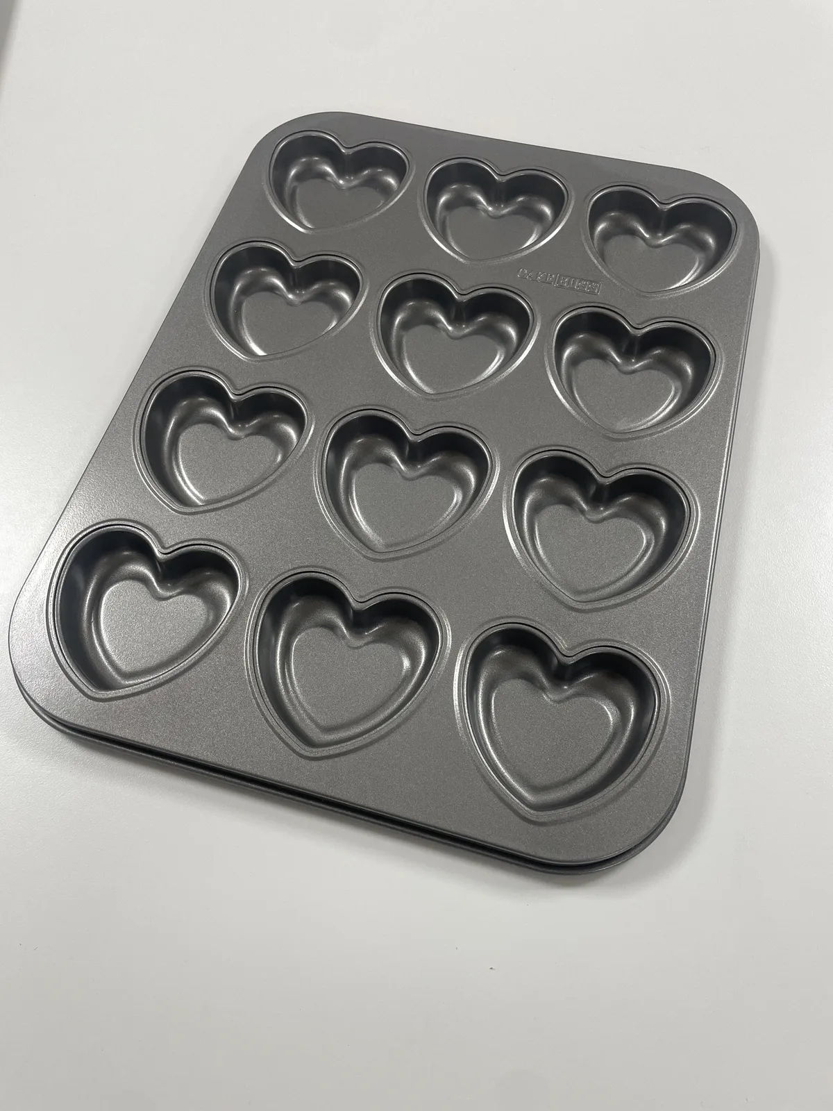 Cake Boss 12-Cavity Heart Baking Tray
