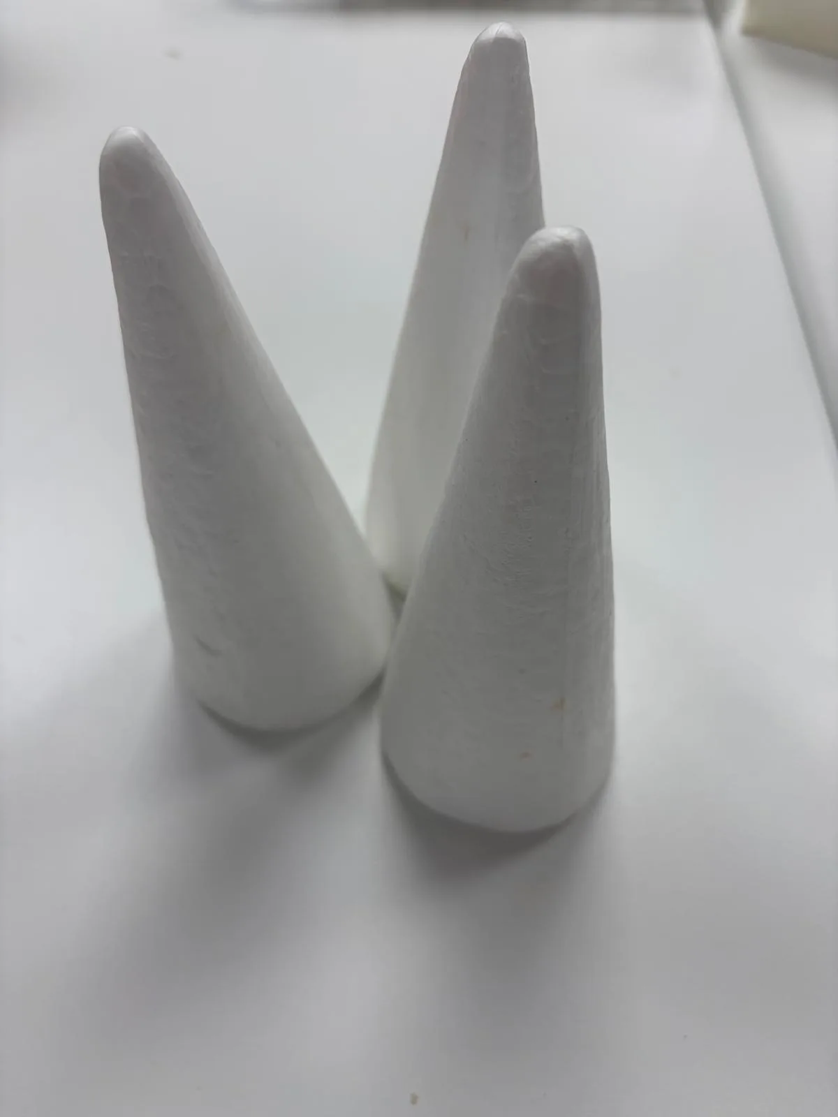 Set of 3 white polystyrene craft cones